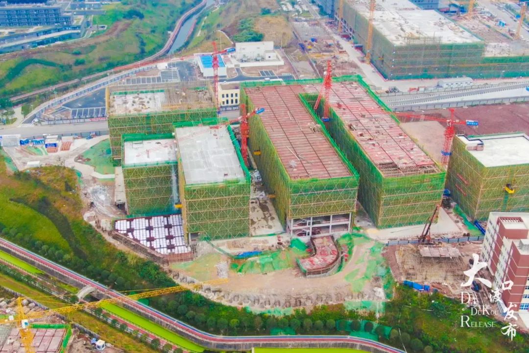 市级重点工程丨重庆小面产业园生产基地主体工程提前封顶.jpg